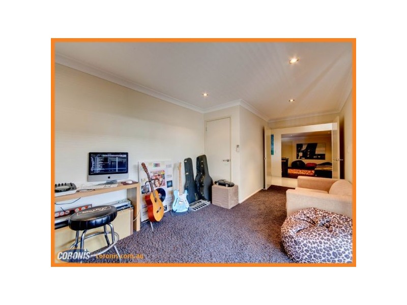 211 Rainbow Street, Sandgate QLD 4017