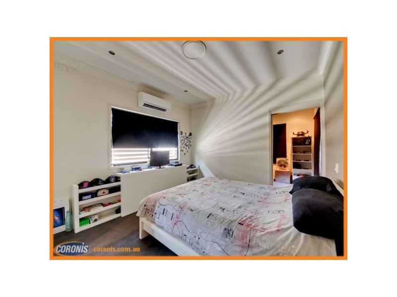 211 Rainbow Street, Sandgate QLD 4017