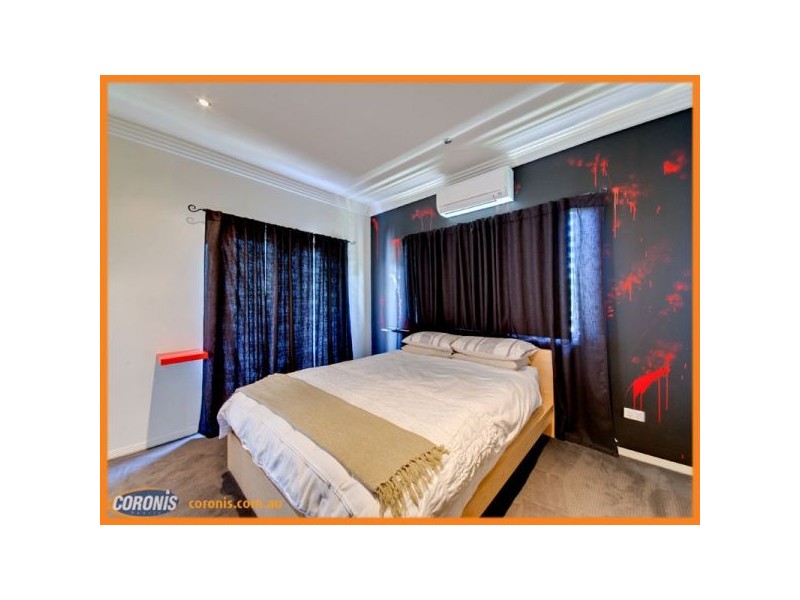 211 Rainbow Street, Sandgate QLD 4017