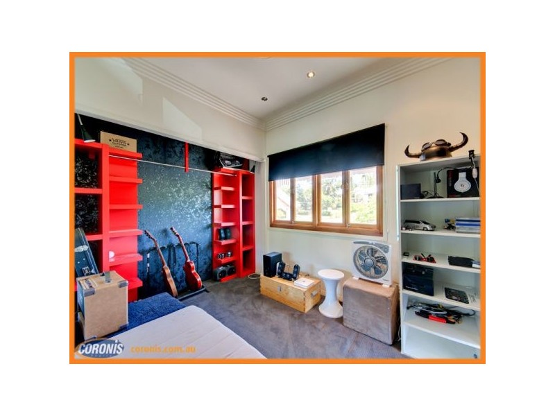 211 Rainbow Street, Sandgate QLD 4017