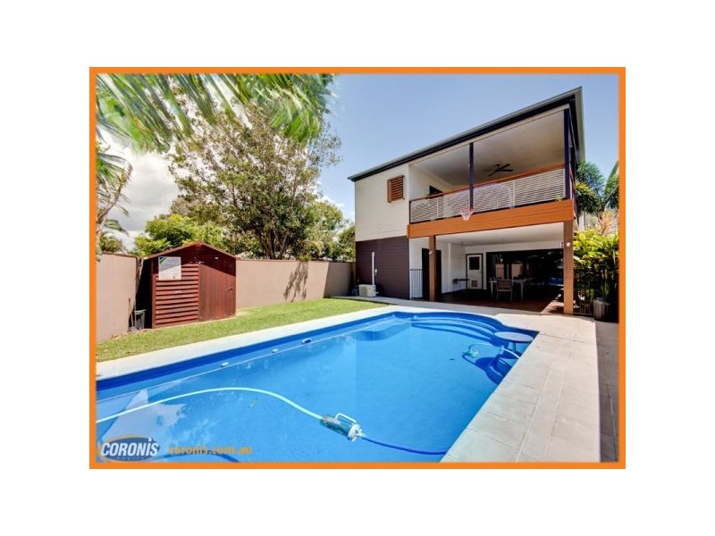 211 Rainbow Street, Sandgate QLD 4017