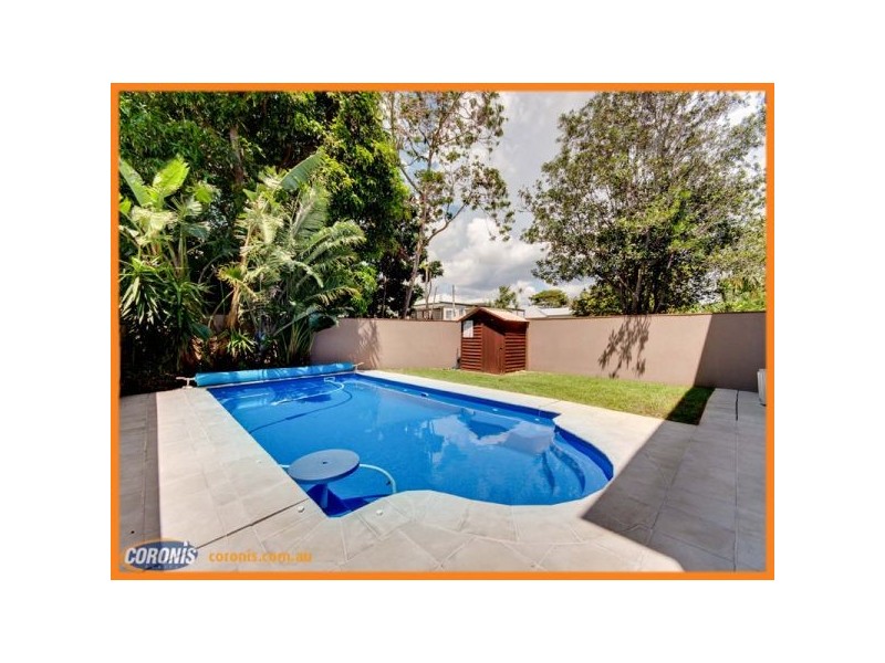 211 Rainbow Street, Sandgate QLD 4017