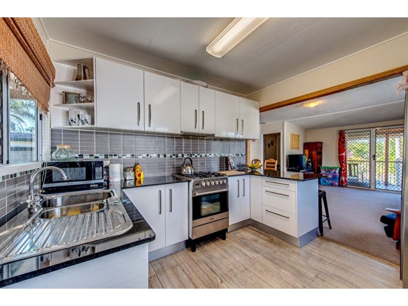 32 Bruce Road, Woodridge QLD 4114