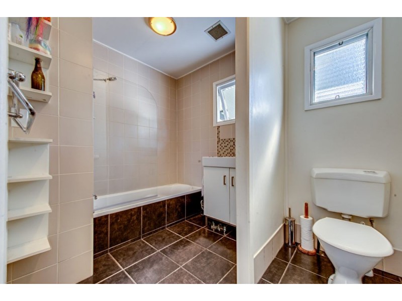 32 Bruce Road, Woodridge QLD 4114