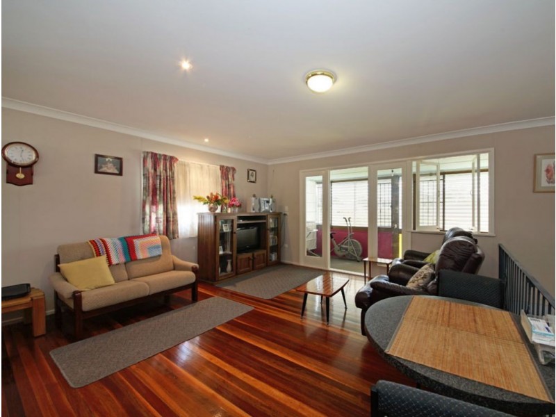 18 Cherry Street, Brighton QLD 4017