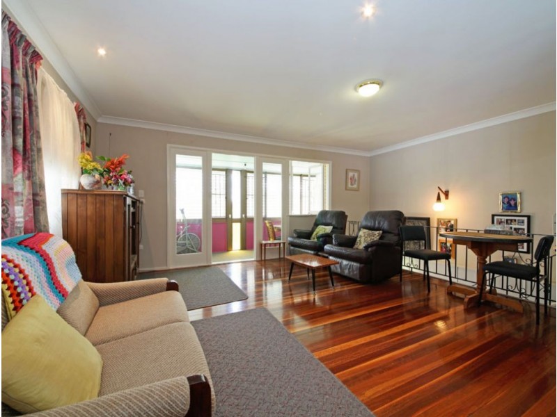 18 Cherry Street, Brighton QLD 4017