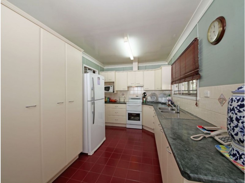 18 Cherry Street, Brighton QLD 4017