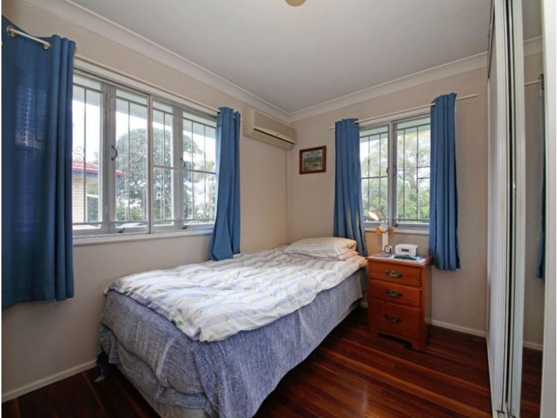 18 Cherry Street, Brighton QLD 4017