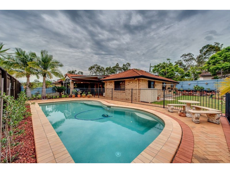 13 Camberwell Place, Forest Lake QLD 4078