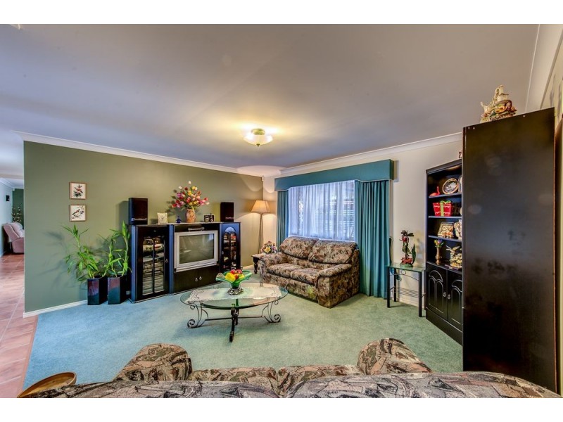 13 Camberwell Place, Forest Lake QLD 4078