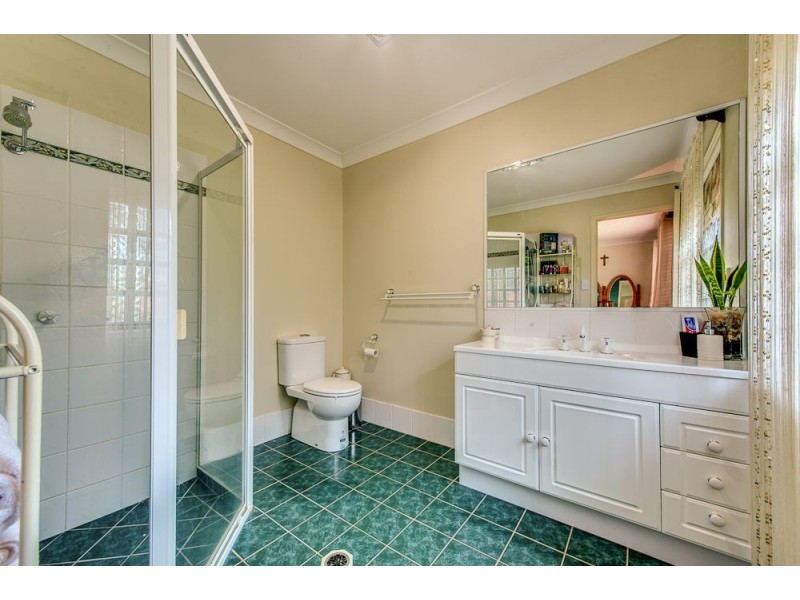 13 Camberwell Place, Forest Lake QLD 4078
