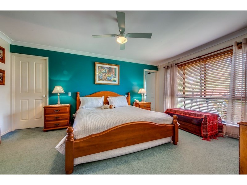 13 Camberwell Place, Forest Lake QLD 4078