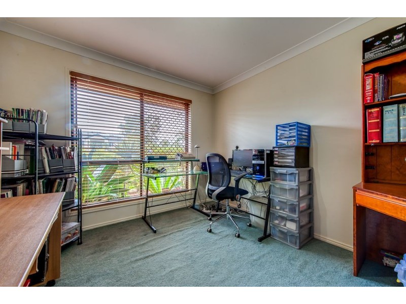 13 Camberwell Place, Forest Lake QLD 4078