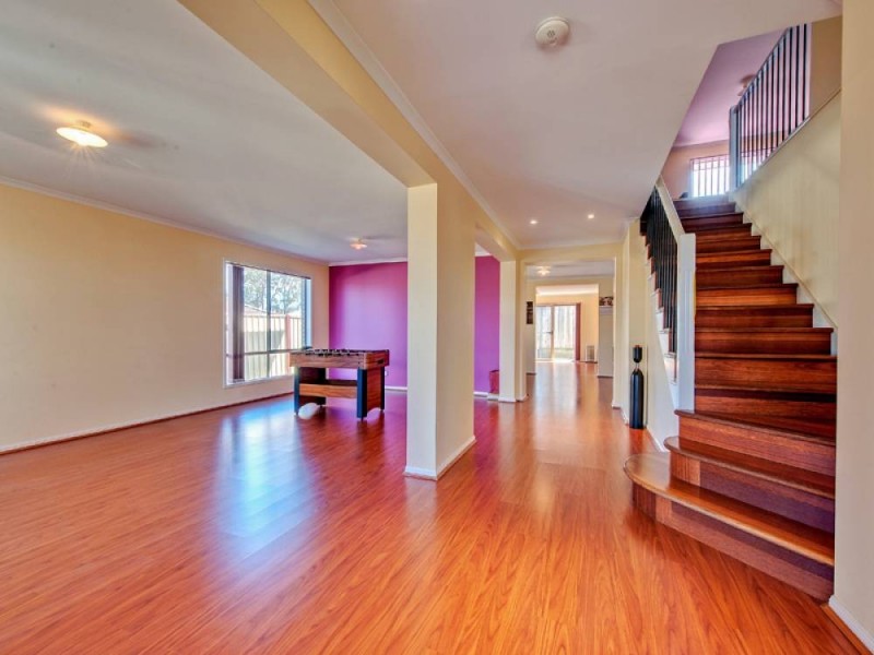 3 Dulcie Close, Springfield Lakes QLD 4300