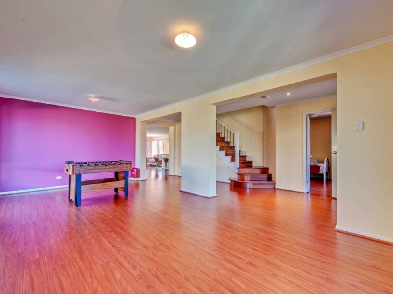 3 Dulcie Close, Springfield Lakes QLD 4300