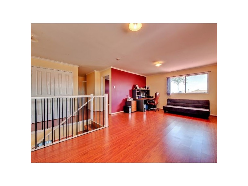 3 Dulcie Close, Springfield Lakes QLD 4300