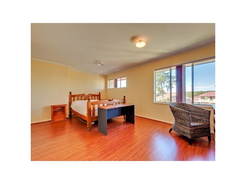 3 Dulcie Close, Springfield Lakes QLD 4300