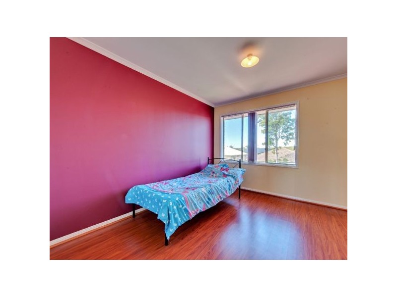 3 Dulcie Close, Springfield Lakes QLD 4300