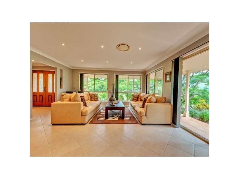 5 Ironbark Court, Wongawallan QLD 4210