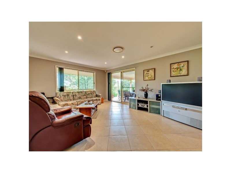 5 Ironbark Court, Wongawallan QLD 4210