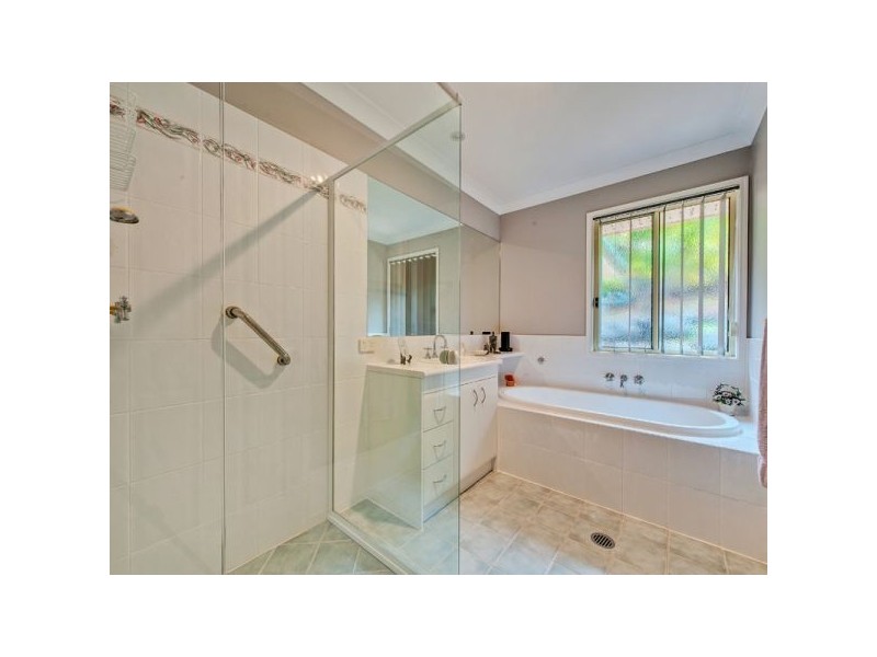 5 Ironbark Court, Wongawallan QLD 4210