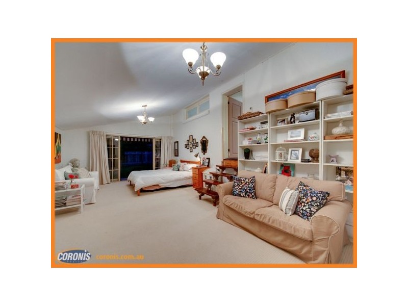 27 Conlo Crescent, Ferny Hills QLD 4055