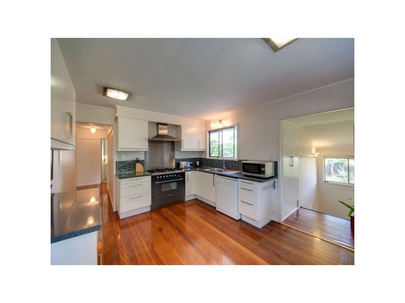 5 Valiant Crescent, Strathpine QLD 4500