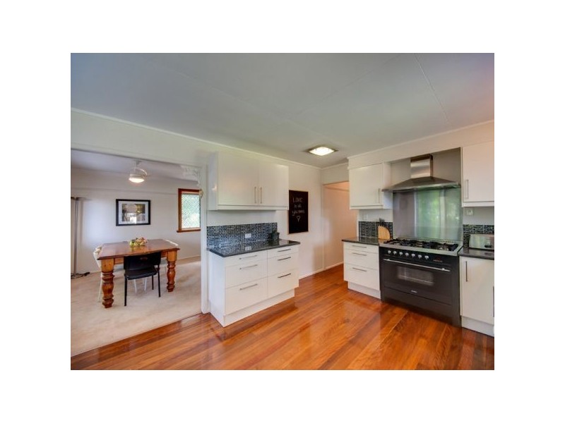 5 Valiant Crescent, Strathpine QLD 4500