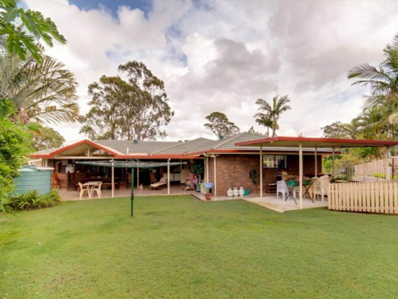 4 Corangamite Court, Petrie QLD 4502