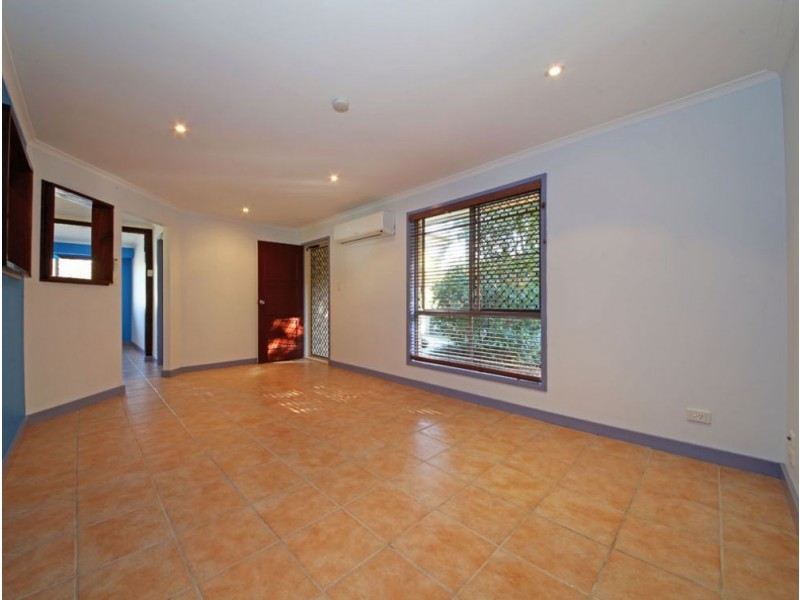 2 Poinciana Court, Kallangur QLD 4503