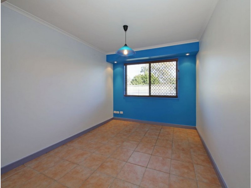 2 Poinciana Court, Kallangur QLD 4503