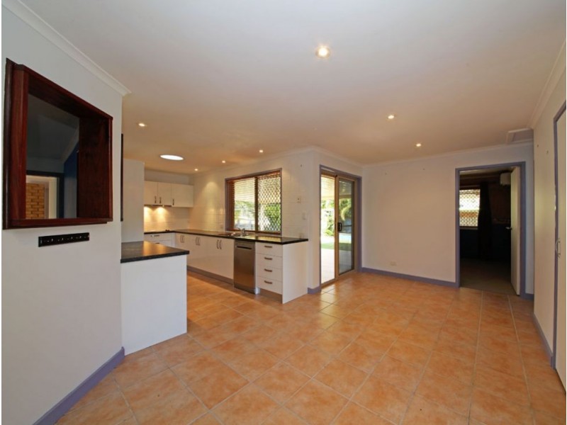 2 Poinciana Court, Kallangur QLD 4503