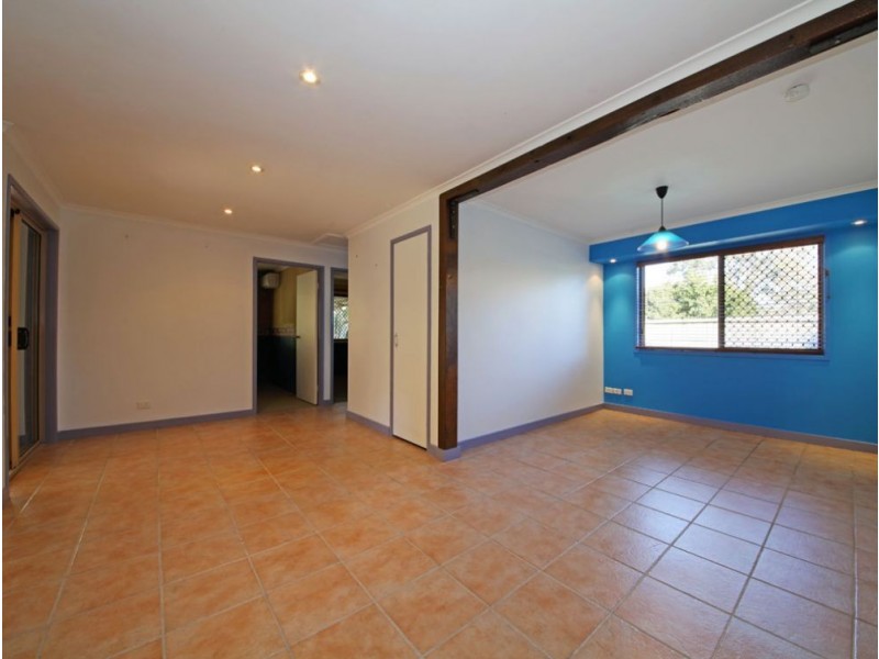 2 Poinciana Court, Kallangur QLD 4503