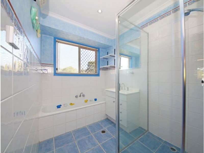 2 Poinciana Court, Kallangur QLD 4503