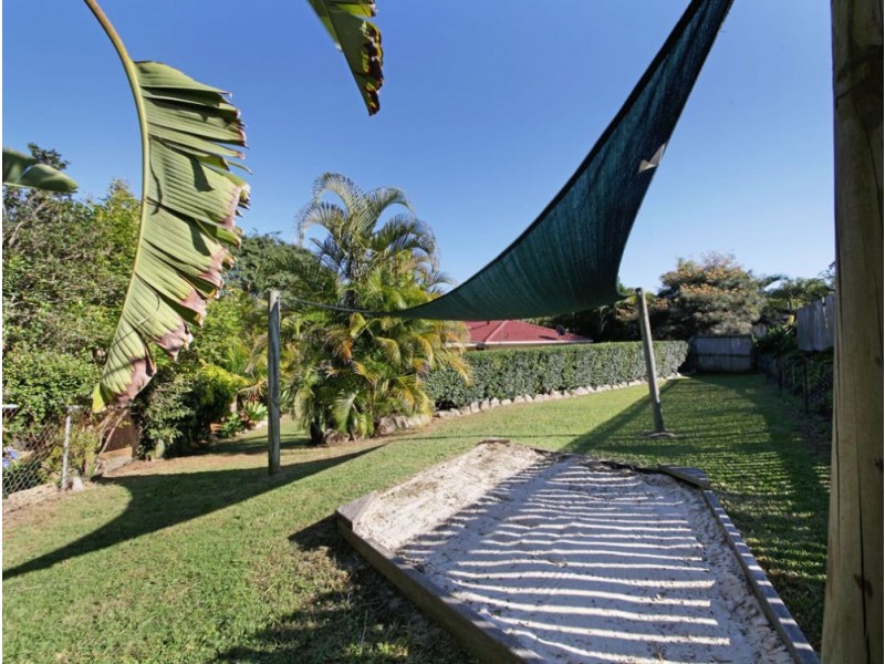 2 Poinciana Court, Kallangur QLD 4503