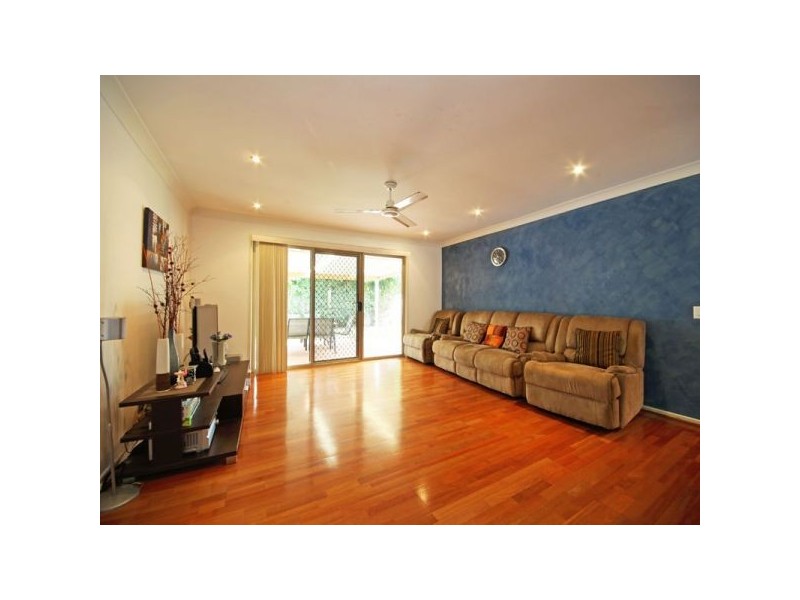 9 Poplar Place, Kallangur QLD 4503