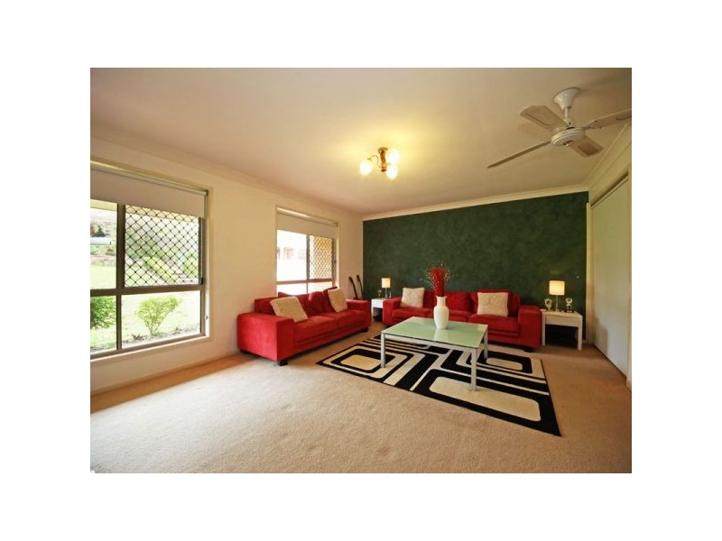 9 Poplar Place, Kallangur QLD 4503