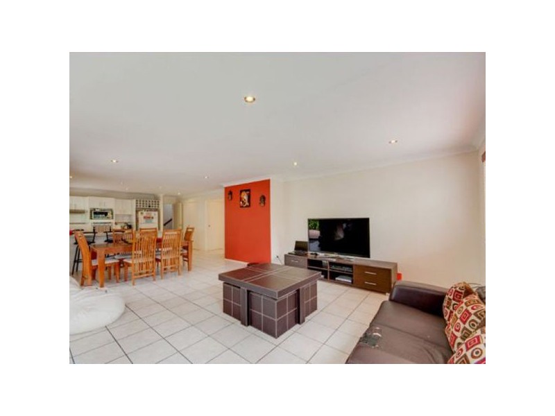 18 Brampton Place, Taigum QLD 4018