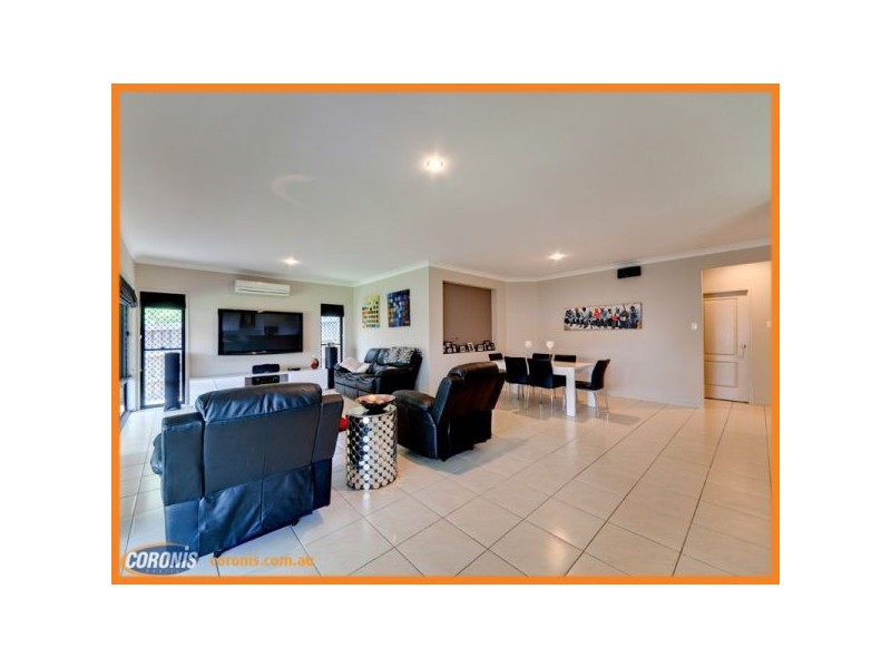 8 Katelyn Ct, Cashmere QLD 4500
