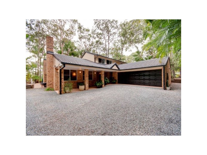 8 Spotted Gum Lane, Cashmere QLD 4500