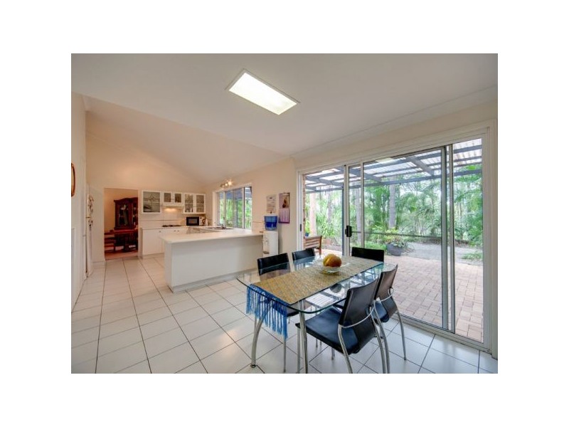 8 Spotted Gum Lane, Cashmere QLD 4500