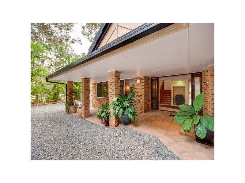 8 Spotted Gum Lane, Cashmere QLD 4500