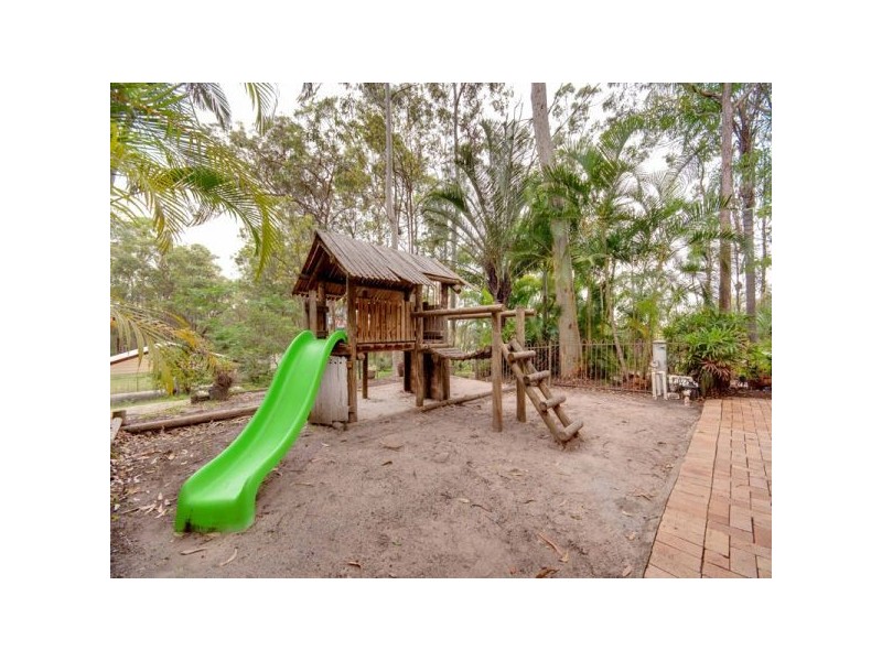 8 Spotted Gum Lane, Cashmere QLD 4500