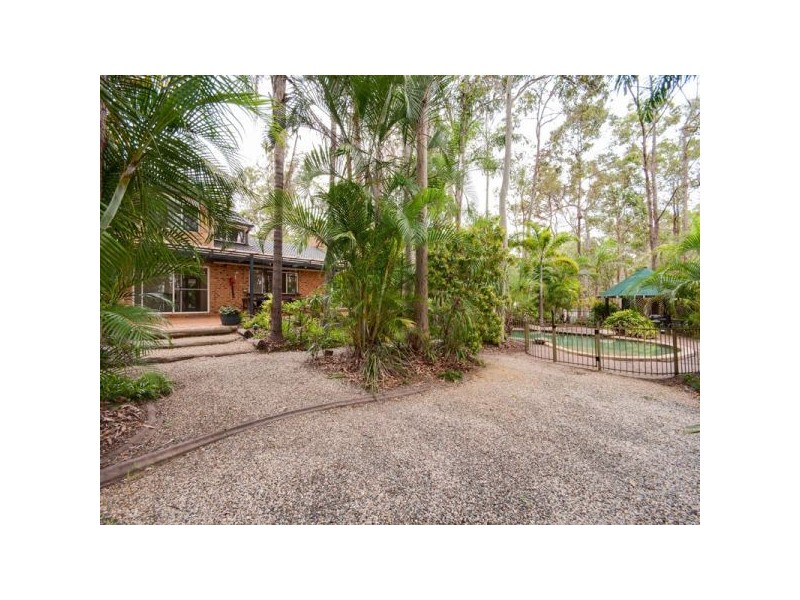 8 Spotted Gum Lane, Cashmere QLD 4500