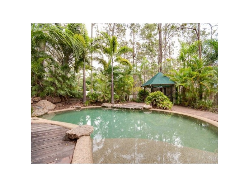 8 Spotted Gum Lane, Cashmere QLD 4500