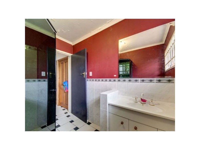 6 Spitfire Avenue, Strathpine QLD 4500