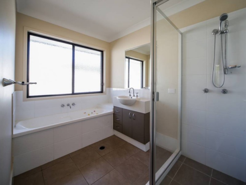 15 Richardson Crescent, Upper Coomera QLD 4209