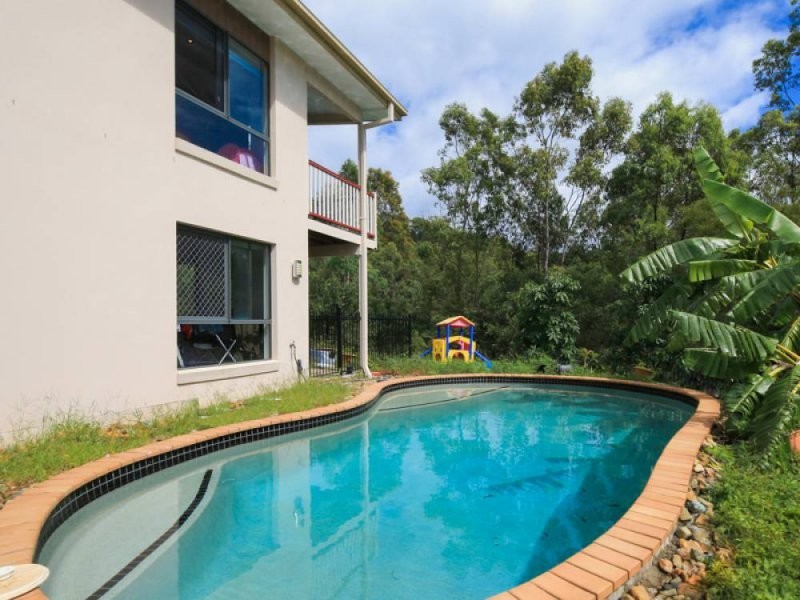8 Maloney Crescent, Maudsland QLD 4210