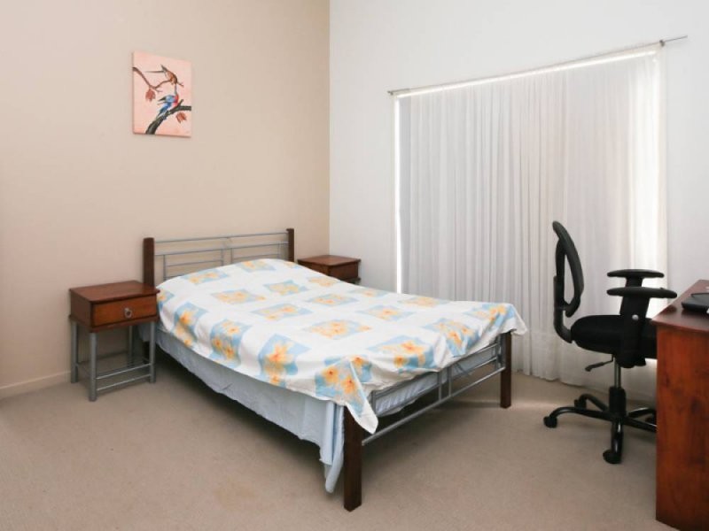 8 Maloney Crescent, Maudsland QLD 4210
