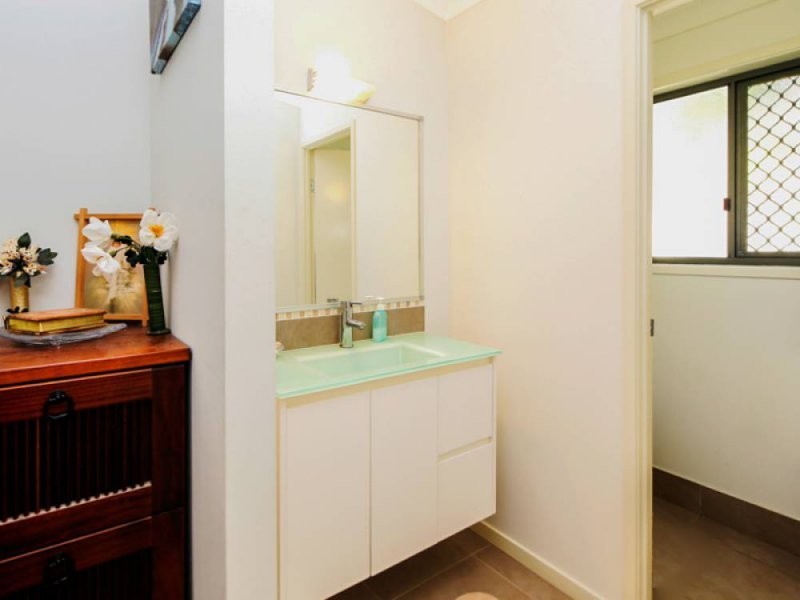 8 Maloney Crescent, Maudsland QLD 4210